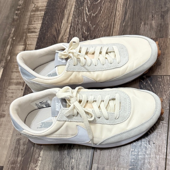 Nike Cream and Gray Retro Sneakers - Picture 2 of 5